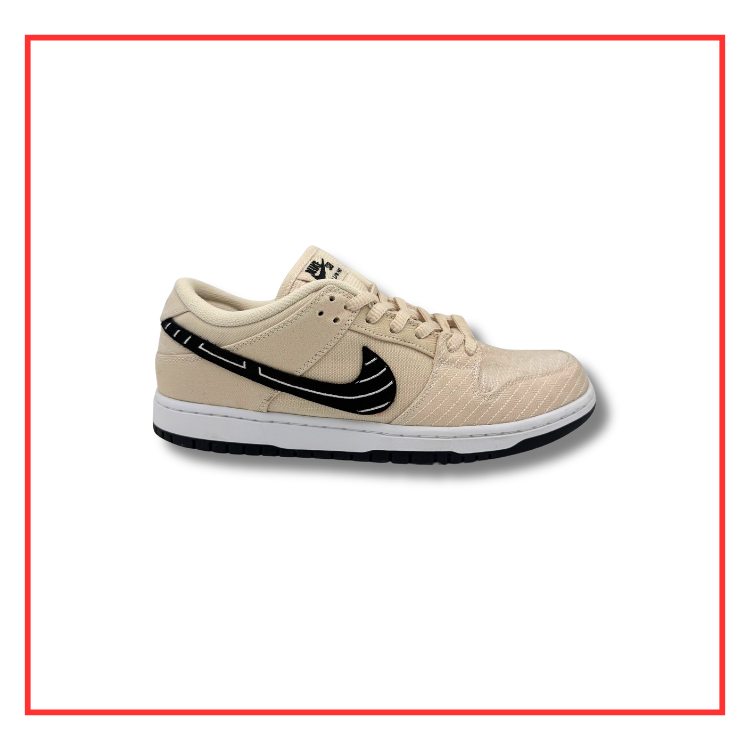 Nike SB Dunk Low Albino & Preto (Preloved) UK 9.5