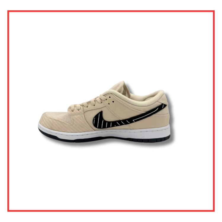 Nike SB Dunk Low Albino & Preto (Preloved) UK 9.5