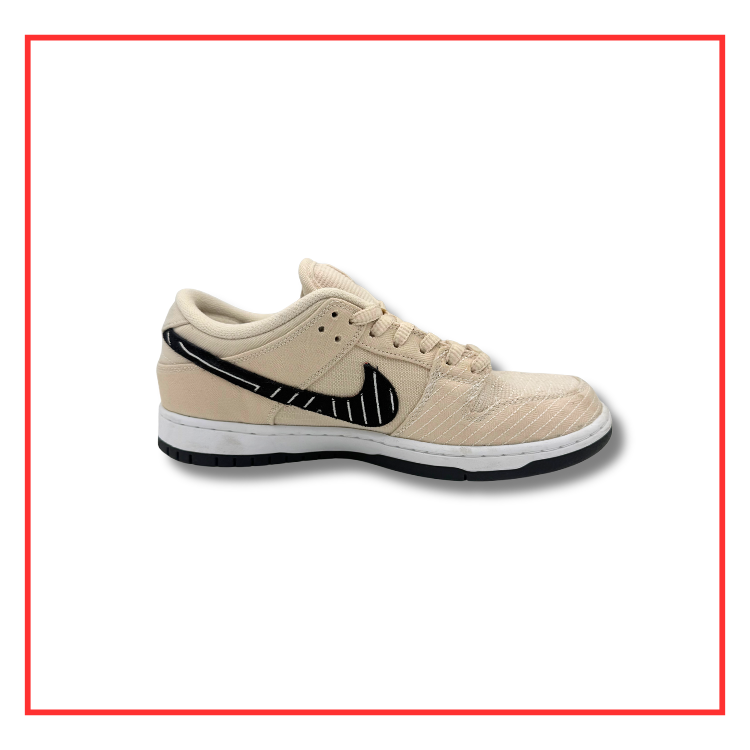 Nike SB Dunk Low Albino & Preto (Preloved) UK 9.5