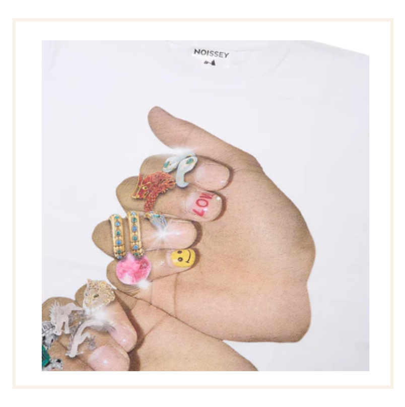 Noissey Finger Grafitti Diamond Ring Printed Tee